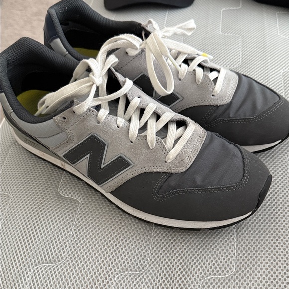 New Balance Men's Black and Gray Sneakers - Picture 1 of 4